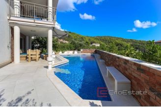 020 2022 185 near trogir villa with pool for sale