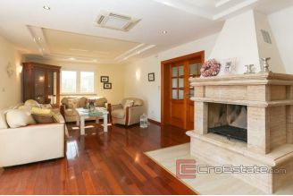 020 2022 185 near trogir villa with pool for sale