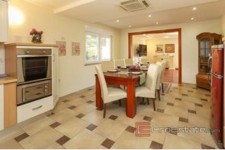 020 2022 185 near trogir villa with pool for sale