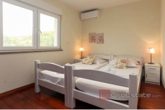 020 2022 185 near trogir villa with pool for sale