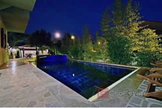 020 4925 30 island ciovo house with swimming pool for sale