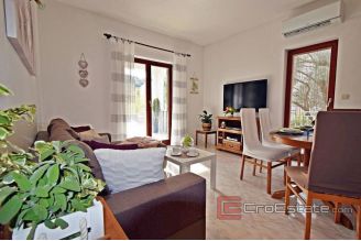 020 4925 30 island ciovo house with swimming pool for sale