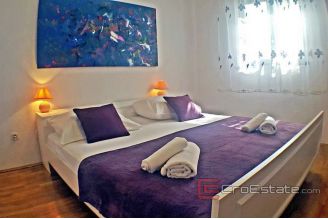 020 4925 30 island ciovo house with swimming pool for sale