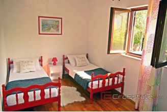 020 4925 30 island ciovo house with swimming pool for sale