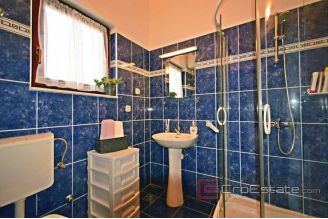 020 4925 30 island ciovo house with swimming pool for sale