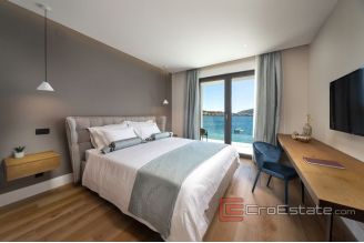 020 2022 229 near rogoznica newbuilt seafront villa for sale