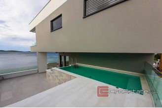 16 2016 434 Zadar villa sea front for sale