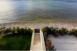 16 2016 434 Zadar villa sea front for sale