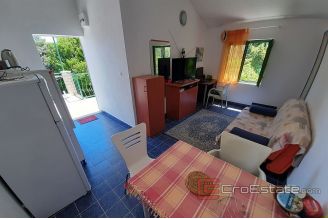 0020 2024 92 beautiful detached house with sea view Solta for sale