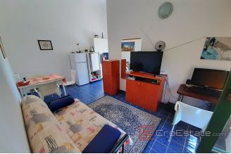 0020 2024 92 beautiful detached house with sea view Solta for sale