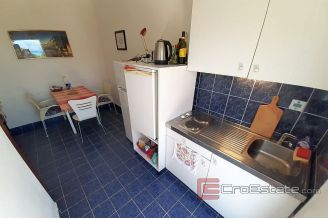 0020 2024 92 beautiful detached house with sea view Solta for sale