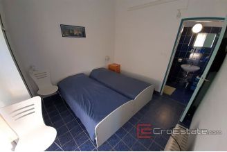 0020 2024 92 beautiful detached house with sea view Solta for sale