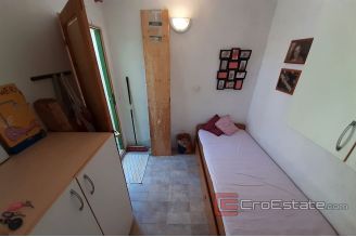 0020 2024 92 beautiful detached house with sea view Solta for sale