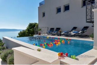 020 2018 145 near makarska new villa with pool for sale