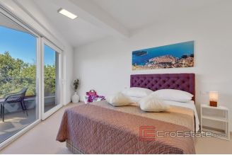 020 2018 145 near makarska new villa with pool for sale