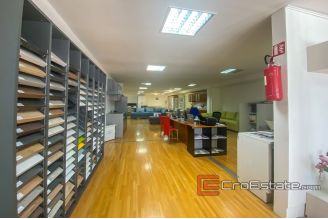 07 2027 04 Split area business for sale
