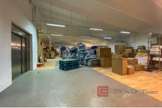 07 2027 04 Split area business for sale