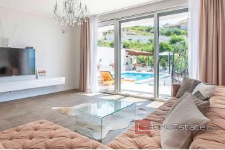 17 2025 45 Split area villa sea view for sale