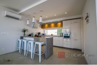 17 2025 45 Split area villa sea view for sale