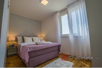 17 2025 45 Split area villa sea view for sale