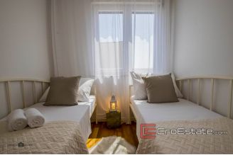 17 2025 45 Split area villa sea view for sale