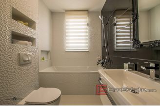 17 2025 45 Split area villa sea view for sale