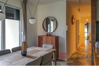 12 2025 47 Split apartment for sale