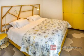 12 2025 47 Split apartment for sale