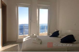 019 2021 248 near omis seafront villa with pool for sale