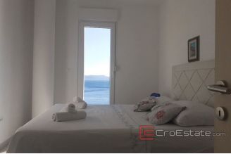 019 2021 248 near omis seafront villa with pool for sale