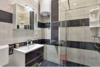 019 2021 248 near omis seafront villa with pool for sale