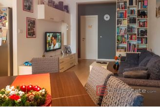 14 2025 48 Split apartment for sale
