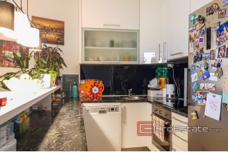 14 2025 48 Split apartment for sale