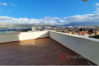 014 2018 148 split center two storey penthouse for sale