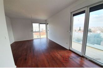014 2018 148 split center two storey penthouse for sale