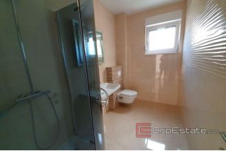 014 2018 148 split center two storey penthouse for sale