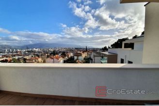 014 2018 148 split center two storey penthouse for sale