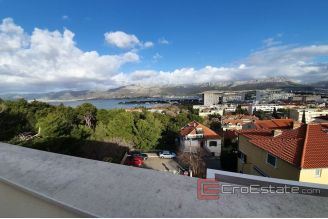 014 2018 148 split center two storey penthouse for sale