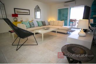 018 2021 251 island pag modern seafront villa for sale