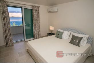 018 2021 251 island pag modern seafront villa for sale