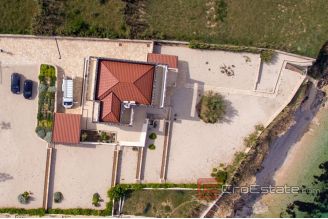 018 2021 251 island pag modern seafront villa for sale