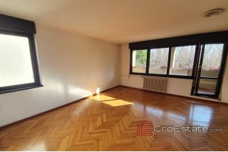 11 2018 150 Split apartment for sale