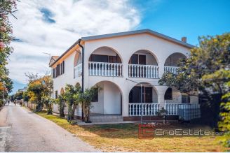 001 4998 30 island vir house with garden for sale