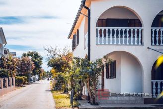 020 4998 30 island vir house with garden for sale