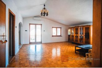 020 4998 30 island vir house with garden for sale