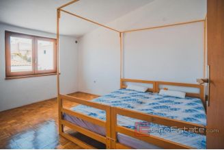 020 4998 30 island vir house with garden for sale