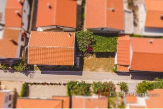 020 4998 30 island vir house with garden for sale