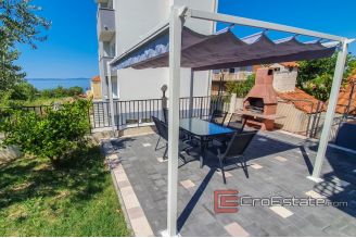 16 2024 98 Split area house sea view for sale