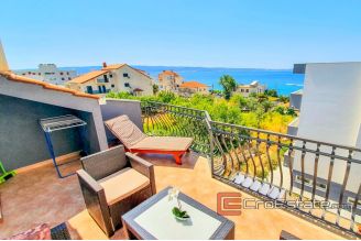 16 2024 98 Split area house sea view for sale
