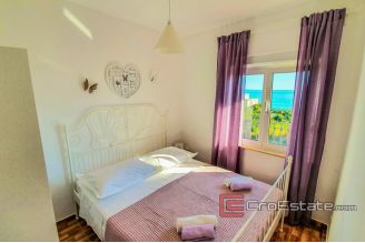 16 2024 98 Split area house sea view for sale